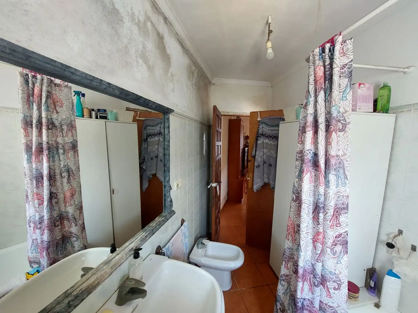 Badezimmer von Einfamilien-Reihenhaus zum Verkauf in Dénia mit Privatgarten und Möbliert