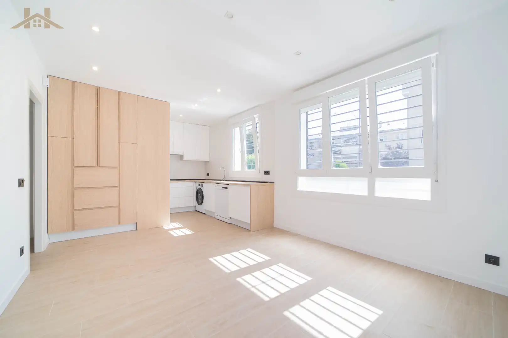 Kitchen of Flat for sale in Majadahonda  with Heating, Oven and Washing machine