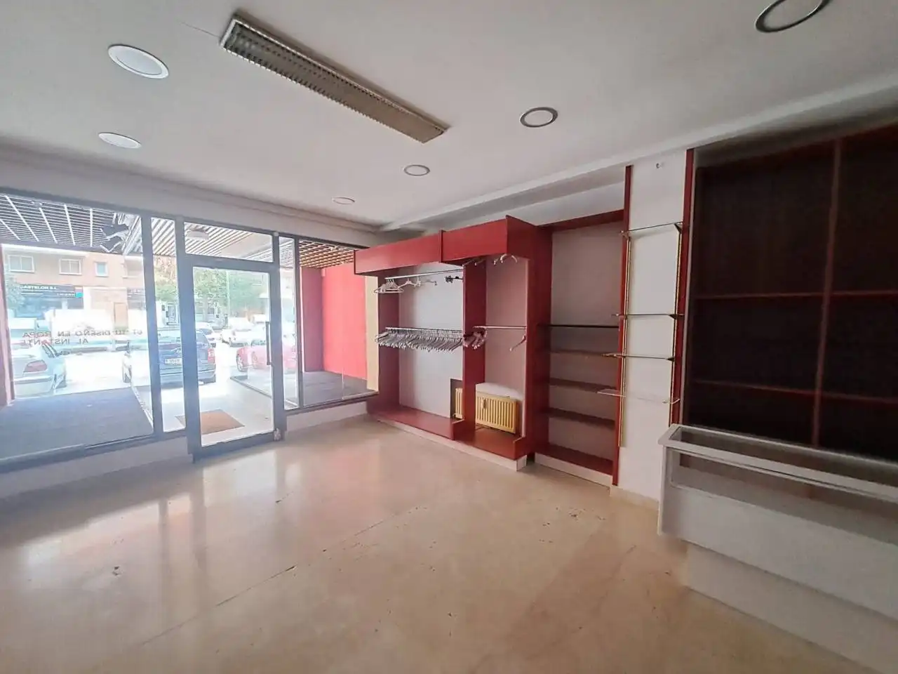 Commercial properties for sale in Burgos  with Air Conditioner