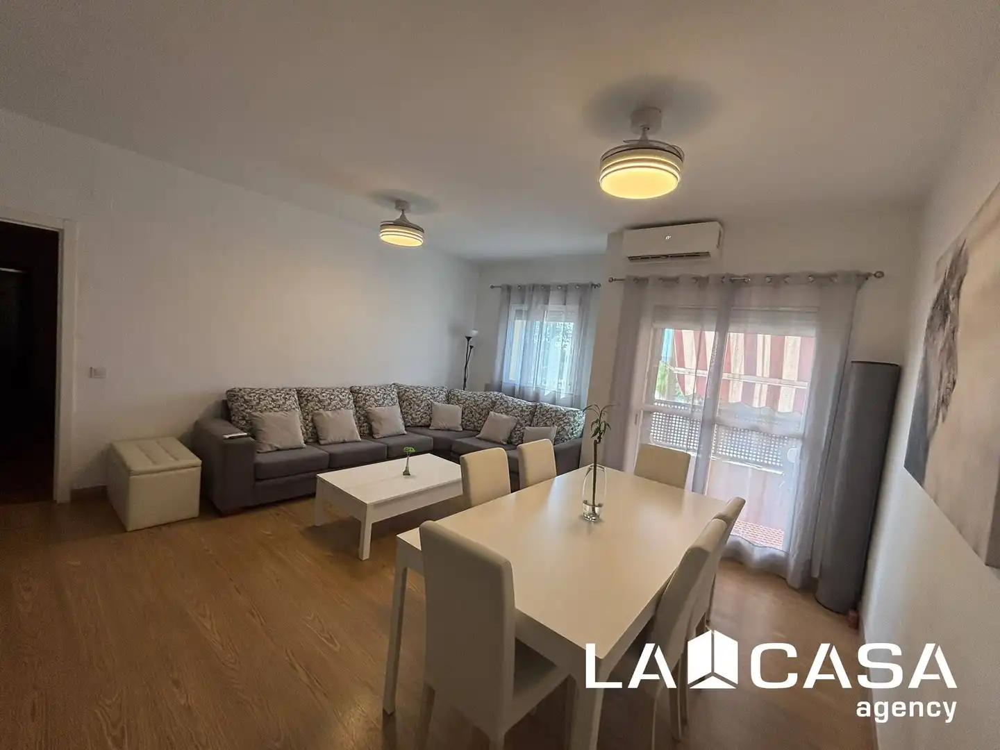 Sala de estar de Piso en venta en Dos Hermanas con Terraza y Piscina