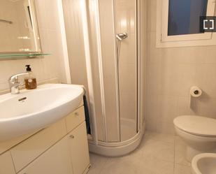 Bathroom of Flat to rent in Sant Cugat del Vallès  with Air Conditioner, Heating and Furnished