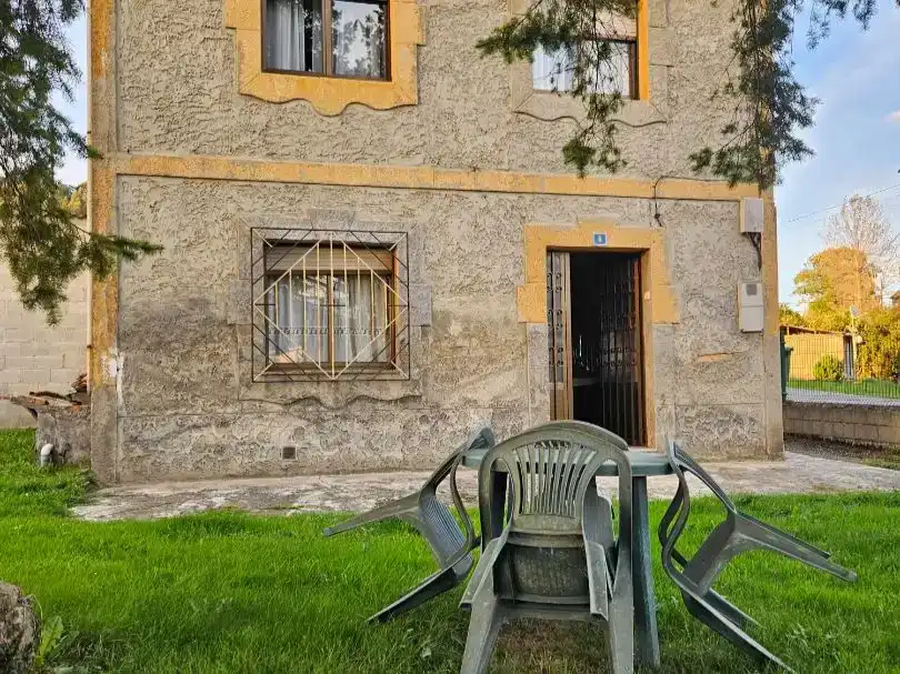 Vista exterior de Pis en venda en Nava