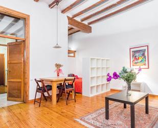 Living room of Study to rent in  Barcelona Capital  with Air Conditioner and Balcony
