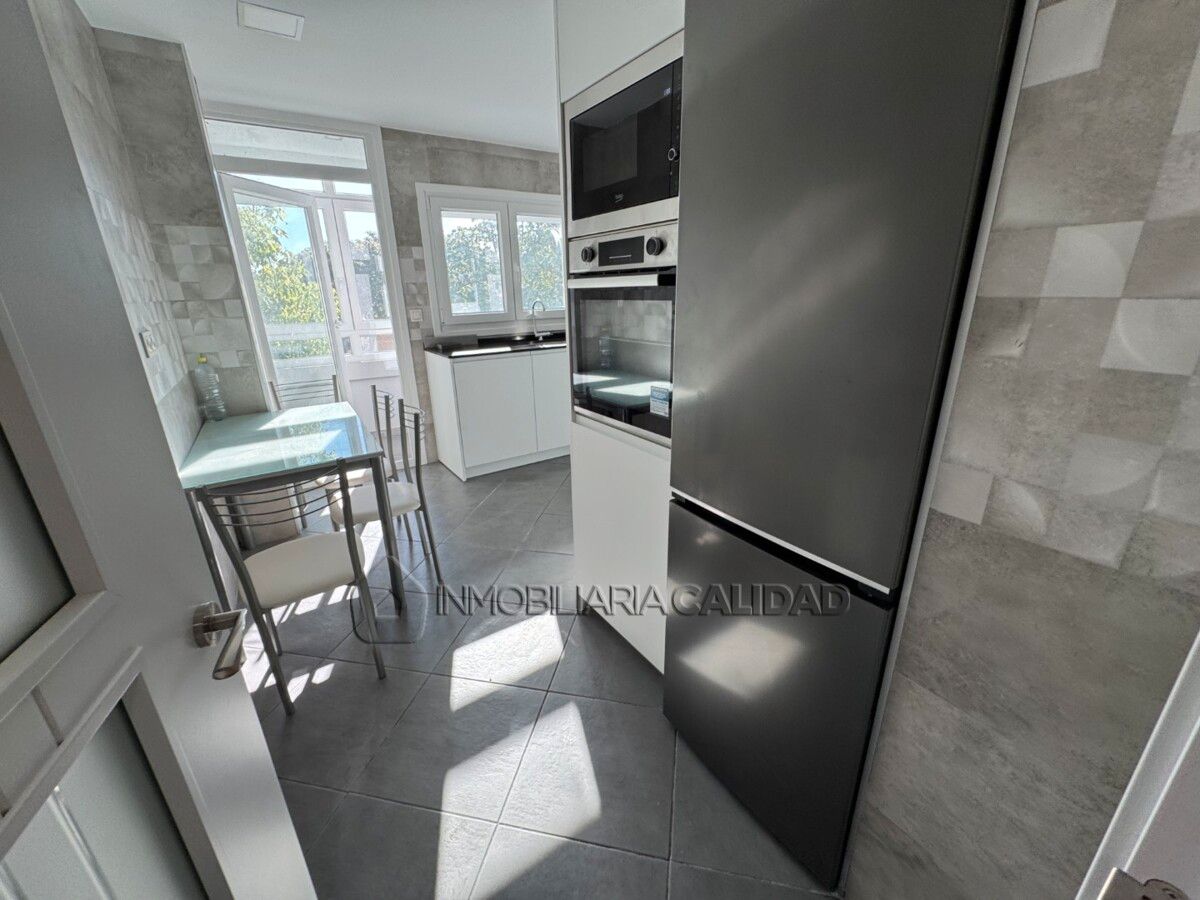 Kitchen of Flat for sale in Burgos Capital  with Heating and Furnished