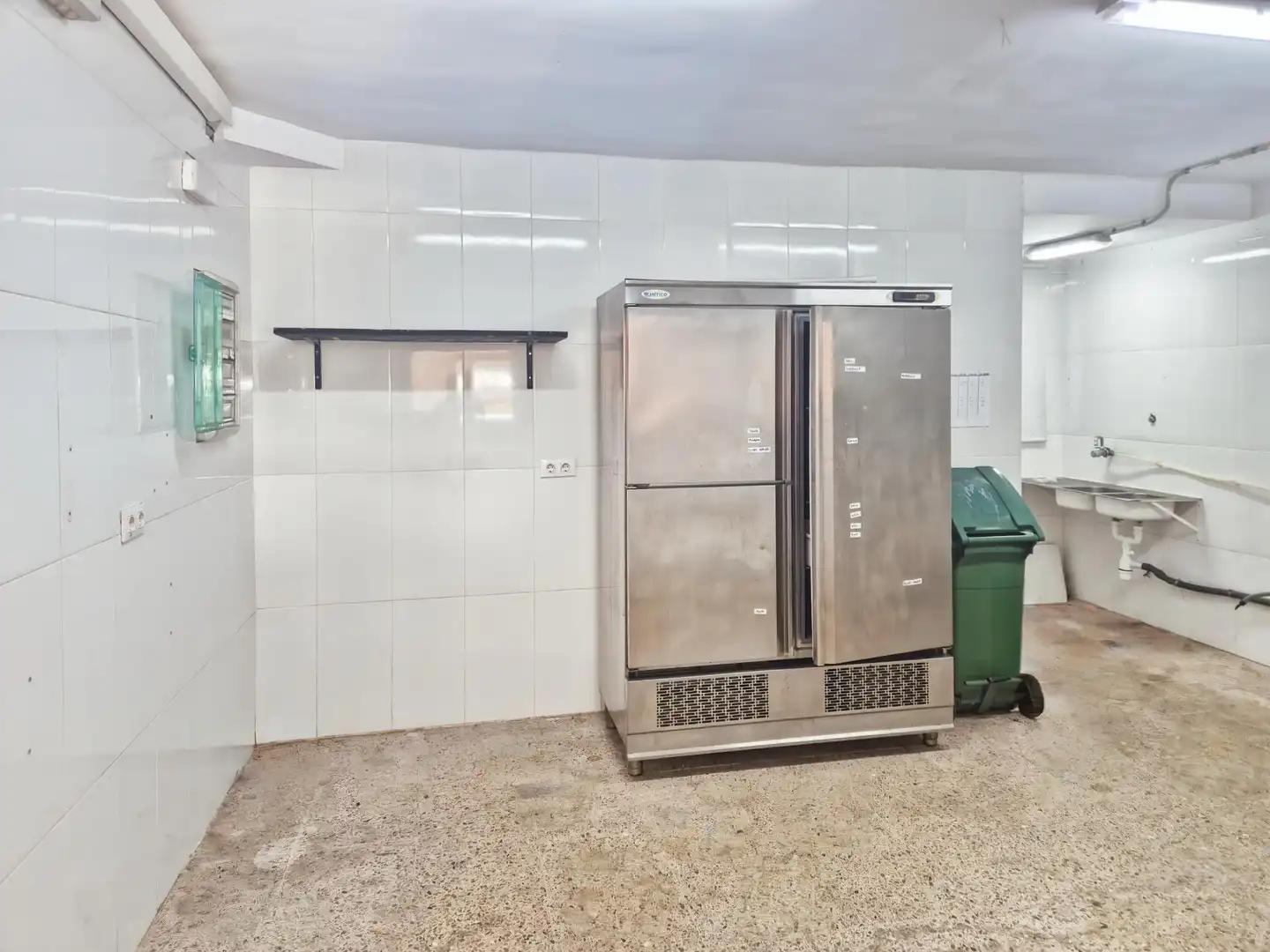 Cocina de Local en venta en Canet d'En Berenguer