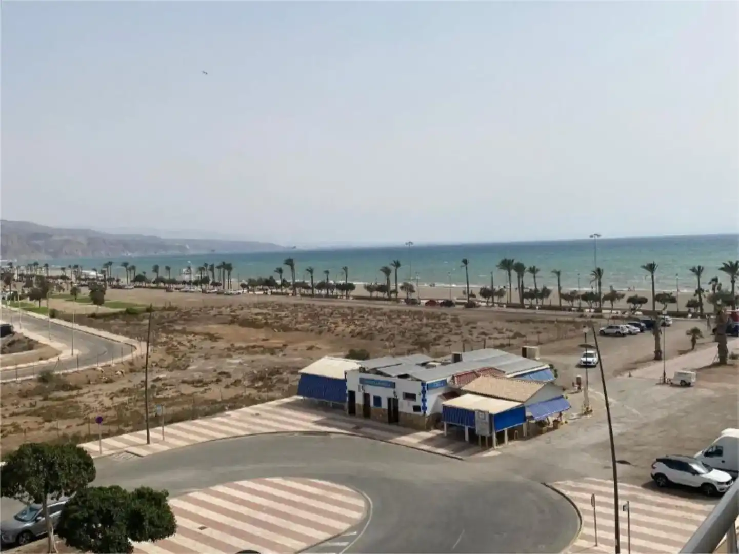 Außenansicht von Wohnung zur Miete in Roquetas de Mar mit Klimaanlage und Schwimmbad