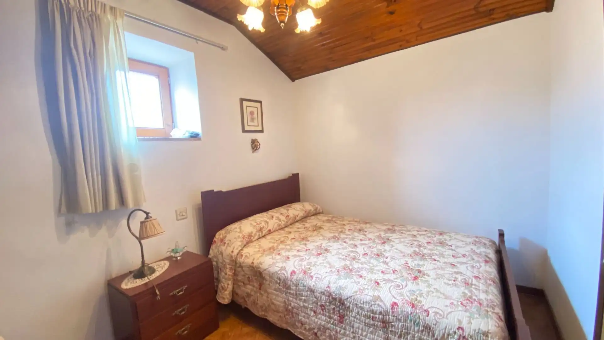 Bedroom of Houses for sale in Onís  with Heating