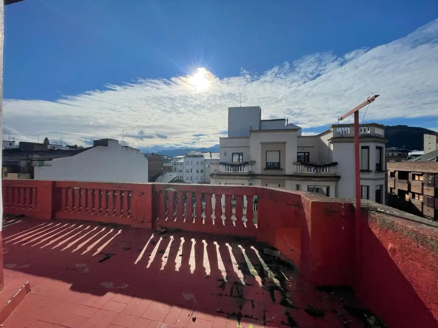 Vista exterior de Edifici en venda en Ponferrada