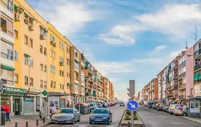 Vista exterior de Local en venda en Madrid