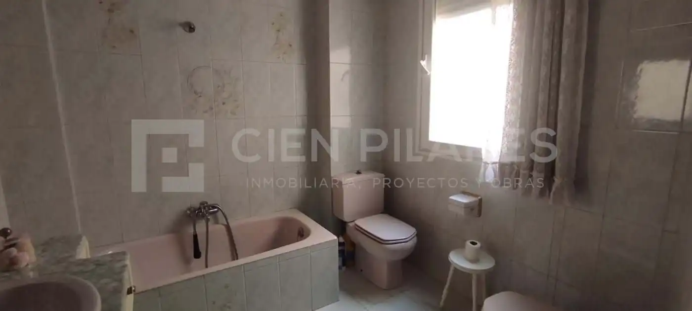 Bathroom of Flat for sale in  Logroño