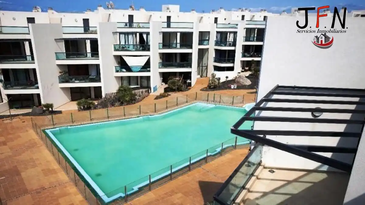 Schwimmbecken von Maisonette zum Verkauf in La Oliva mit Parkett, Terrasse und Alarm