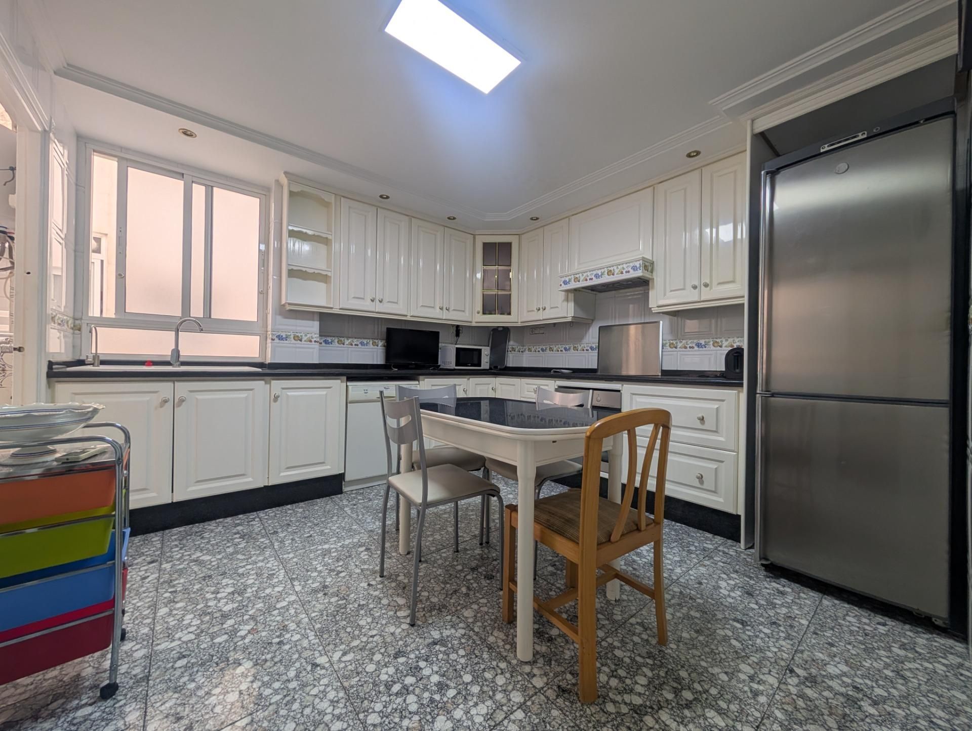 Kitchen of Flat to rent in Elche / Elx  with Air Conditioner and Balcony