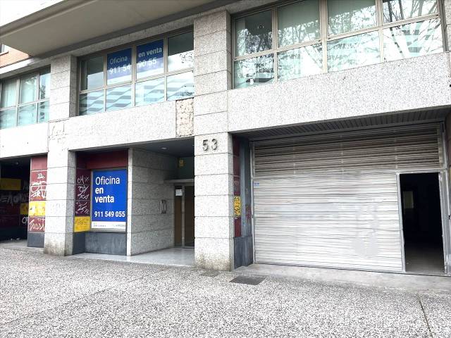 Local comercial en Venta en AVENIDA. CESAREO ALIERTA 53 en La Granja