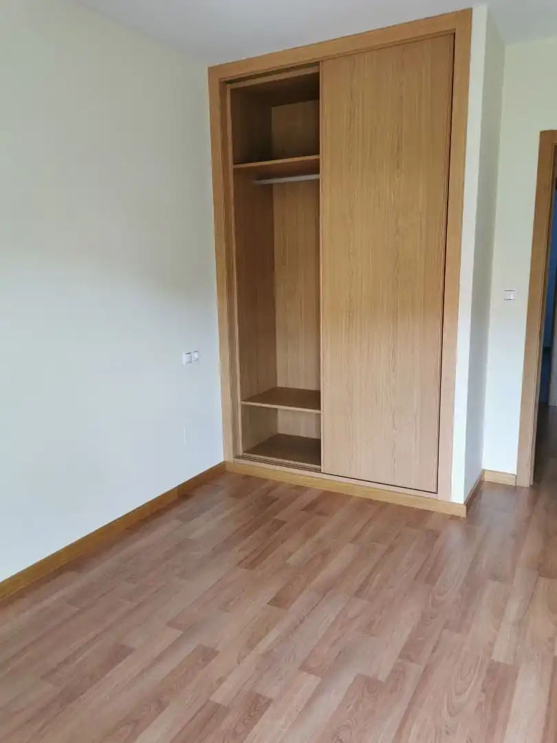Habitación de Apartamento de alquiler en Ponferrada con Calefacción, Trastero y Balcón