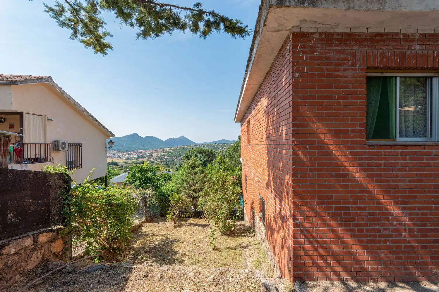 Vista exterior de Casa o chalet en venta en Robledo de Chavela