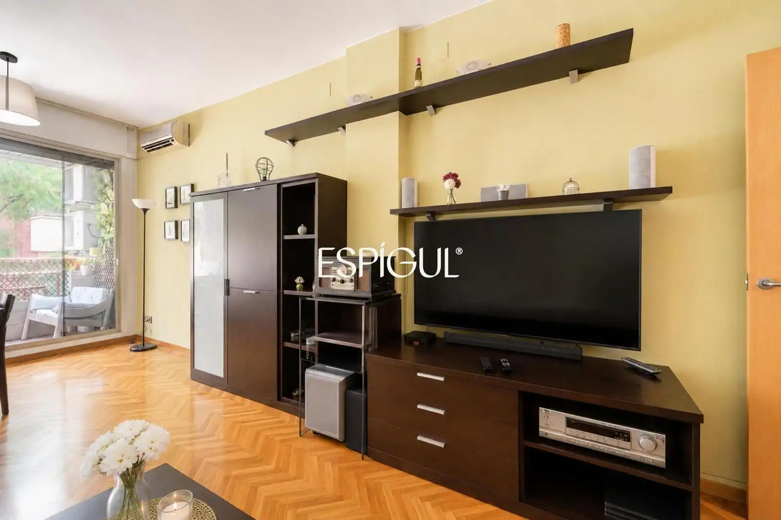 Wohnzimmer von Wohnung zum Verkauf in Barcelona mit Klimaanlage, Heizung und Parkett