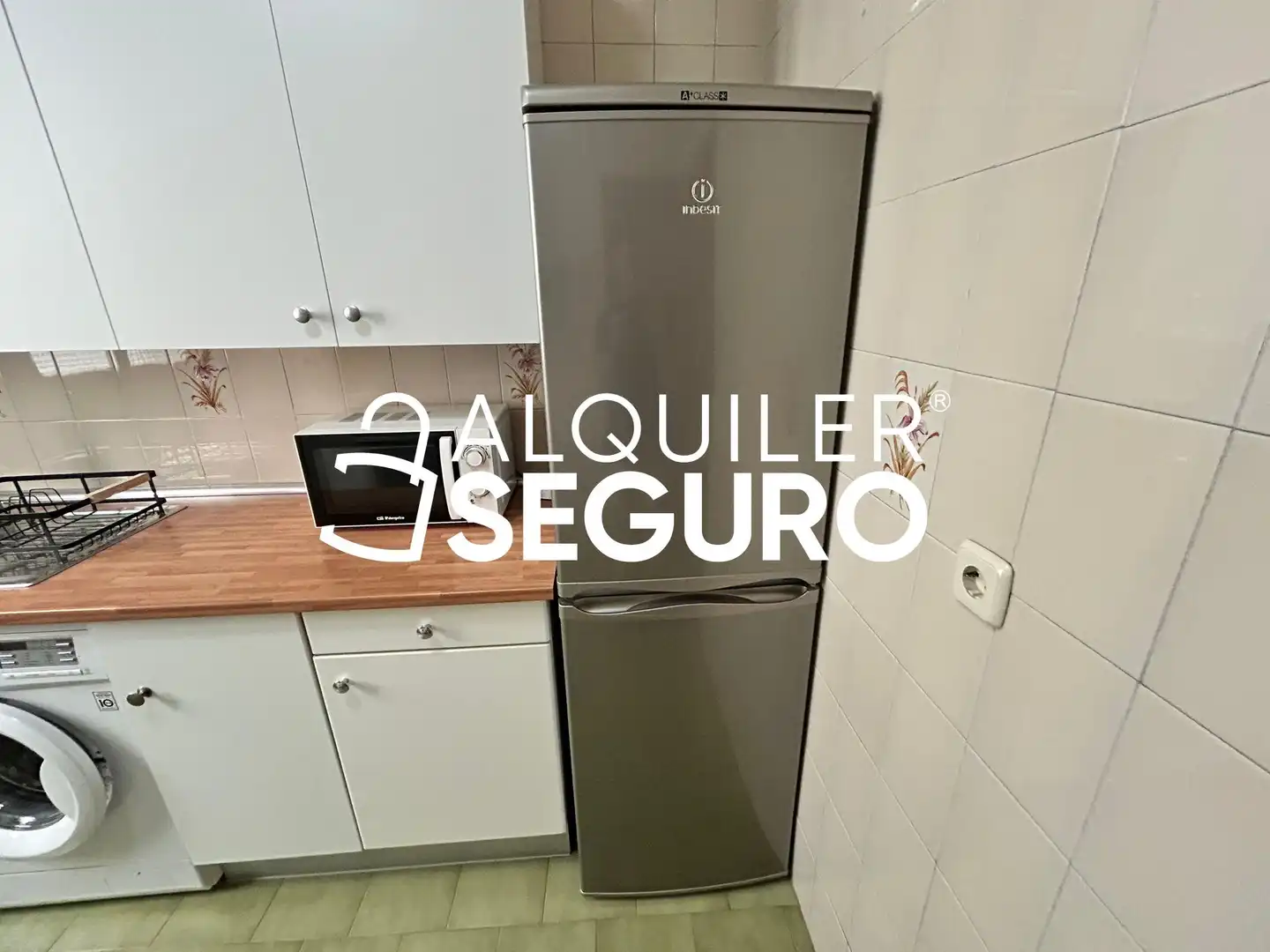 Kitchen of Flat for rent in Madrid  with Air Conditioner and Heating