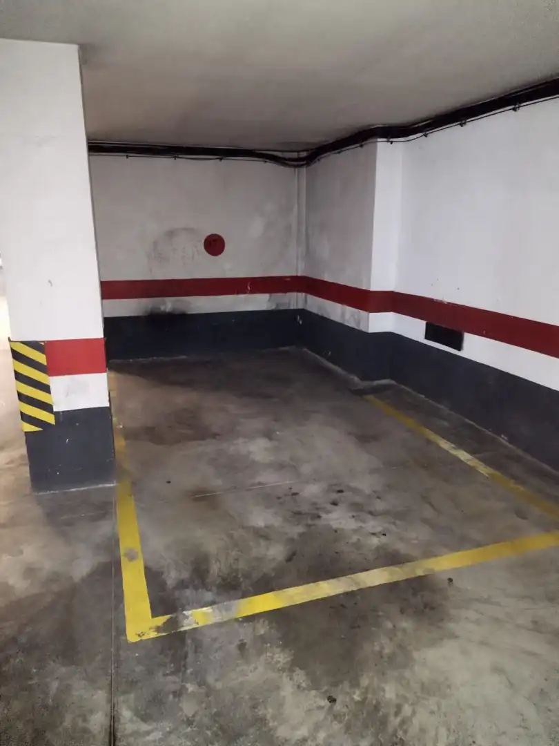 Aparcament de Dúplex de lloguer en Valencia amb Aire condicionat