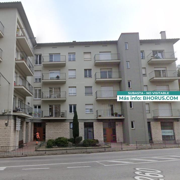 Vista exterior de Pis en venda en Sant Joan de les Abadesses amb Jardí privat