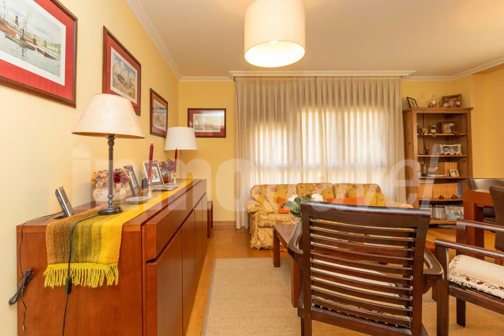 Sala de estar de Apartamento en venta en Sanxenxo con Parquet, Terraza y Trastero