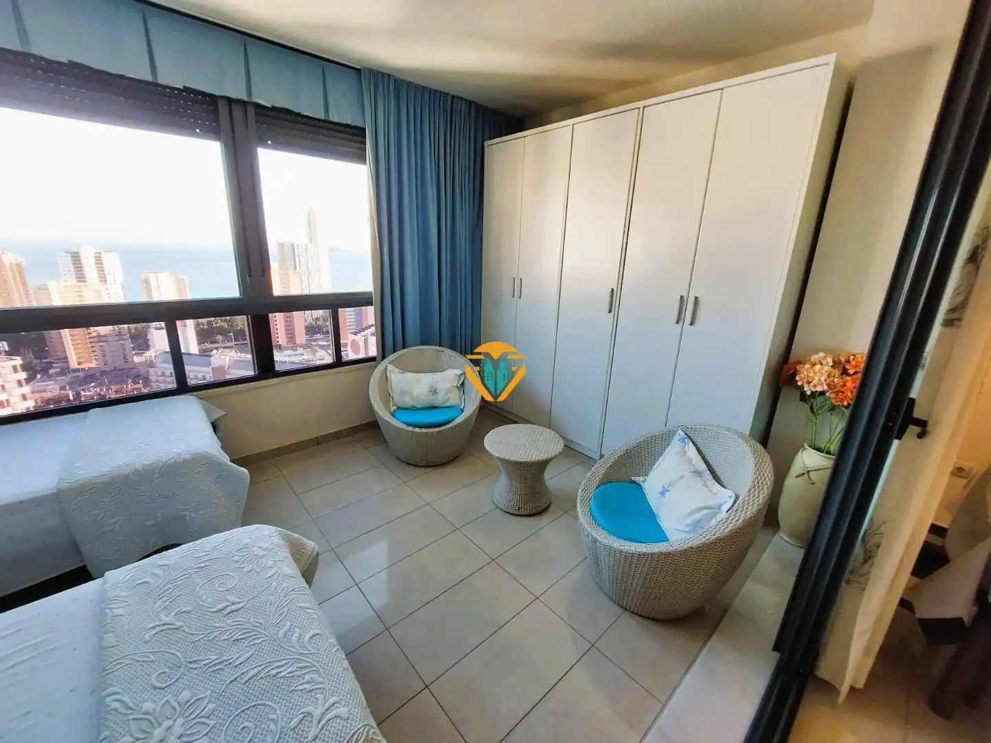 Dormitori de Apartament en venda en Benidorm amb Aire condicionat, Jardí privat i Terrassa