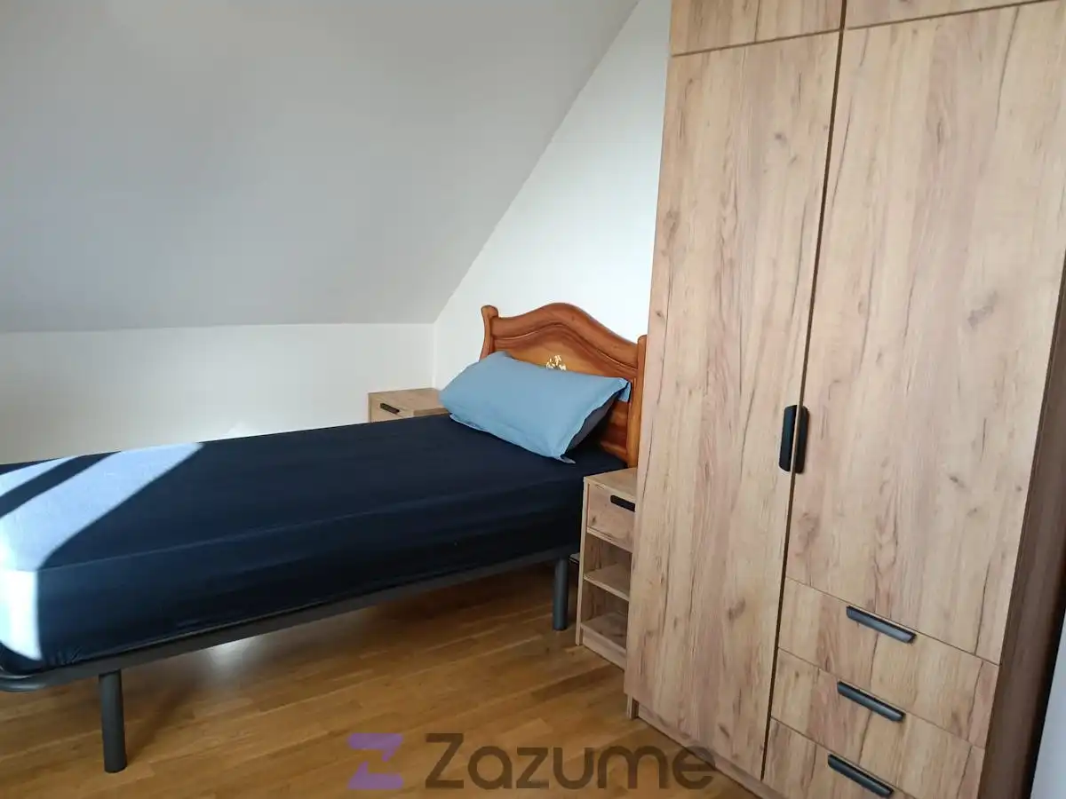 Schlafzimmer von Wohnung zur Miete in Valverde de la Virgen mit Heizung, Parkett und Möbliert