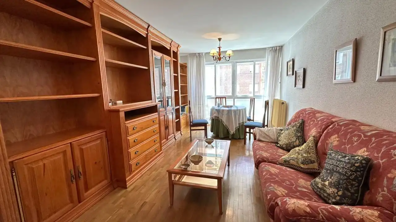 Flat for rent in Azorin, Trobajo del Camino