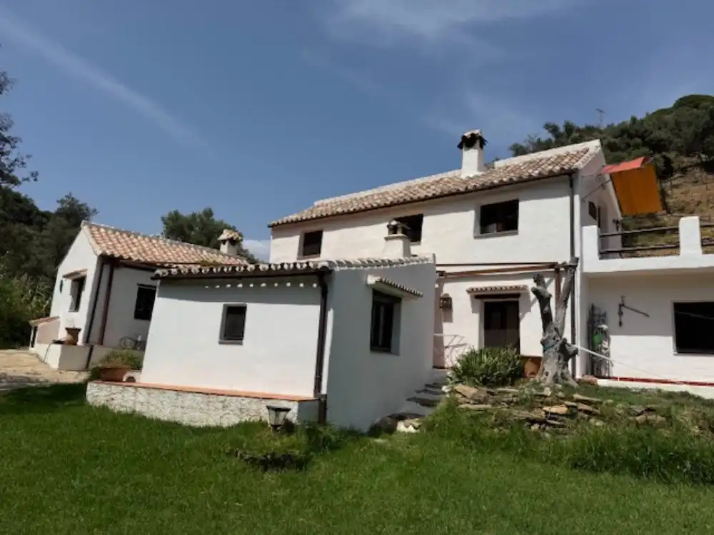 Casa rustica con piscina in vendita a Casares pueblo, imagen 2