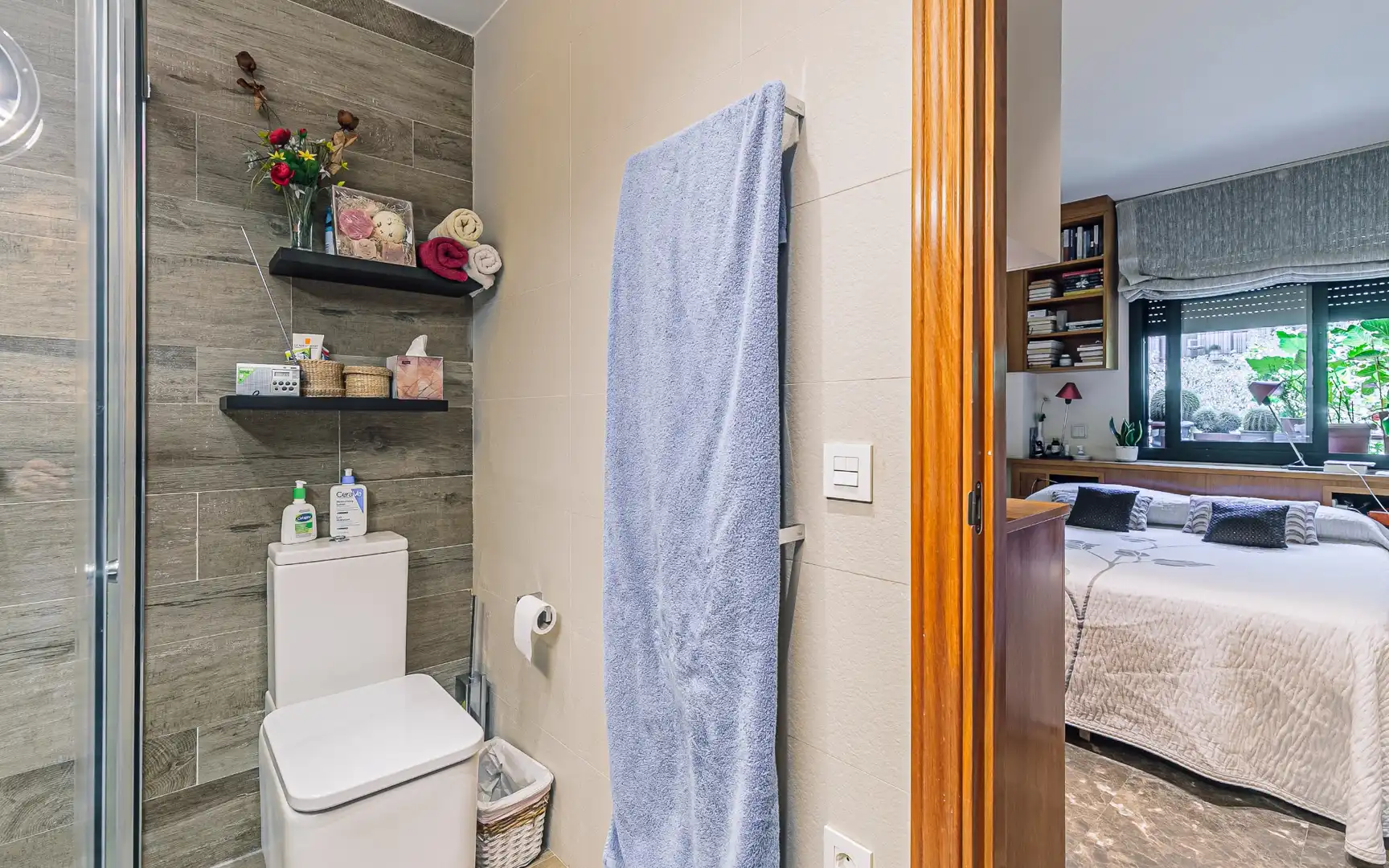 Bathroom of Duplexes for sale in Barcelona  with Heating, Furnished and Balcony