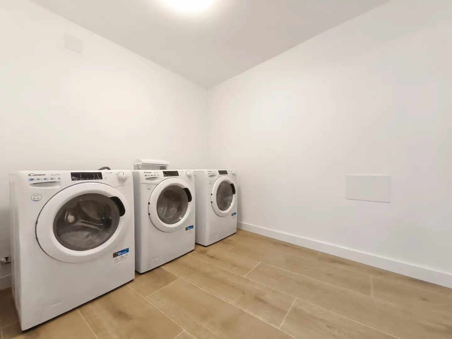 Study for rent in Madrid  with Air Conditioner, Heating and Furnished