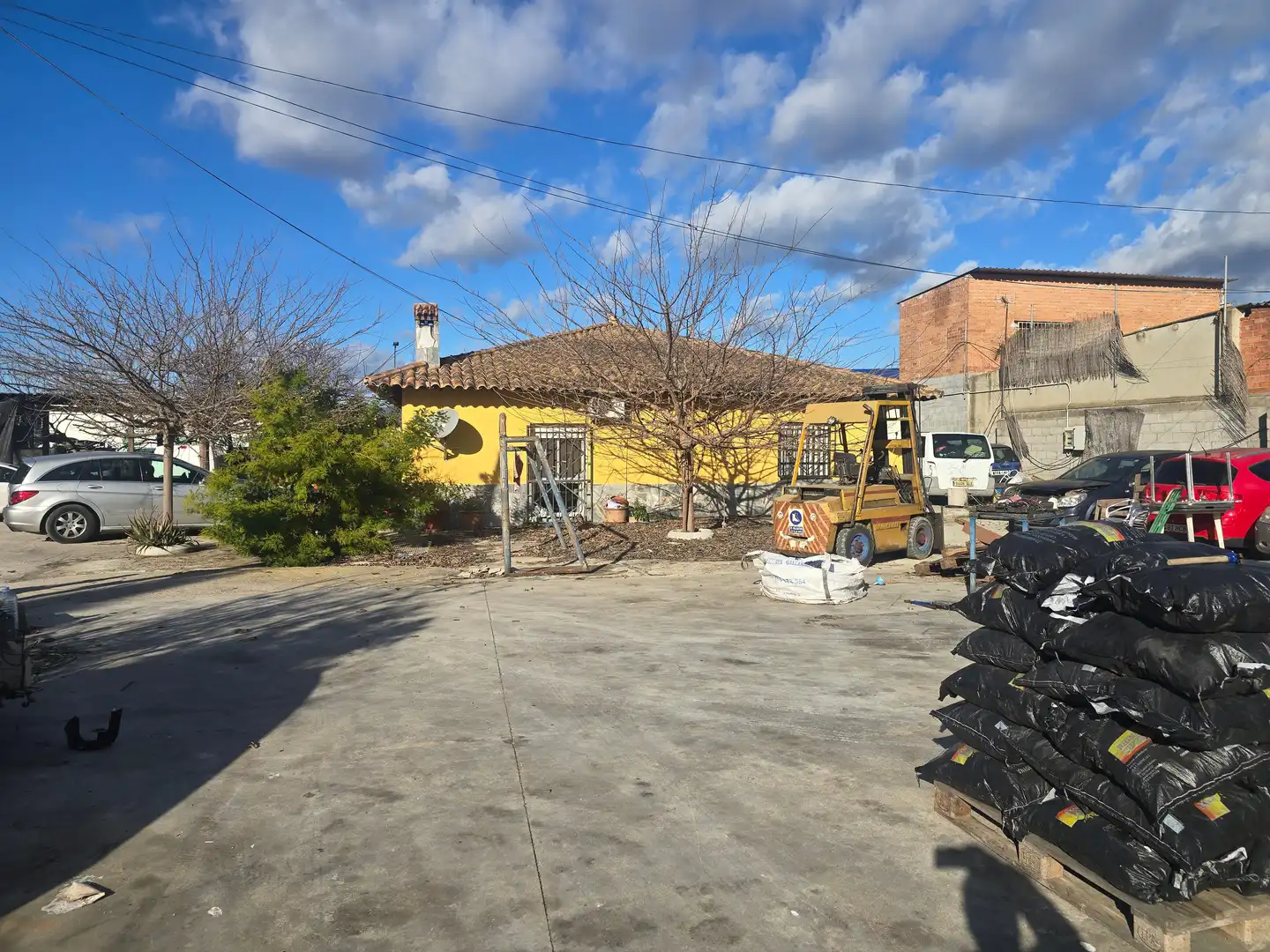 Vista exterior de Finca rústica en venda en Sabadell amb Jardí privat