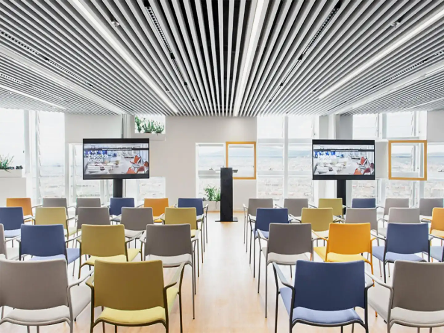 Office for rent in Barcelona  with Air Conditioner, Heating and Furnished