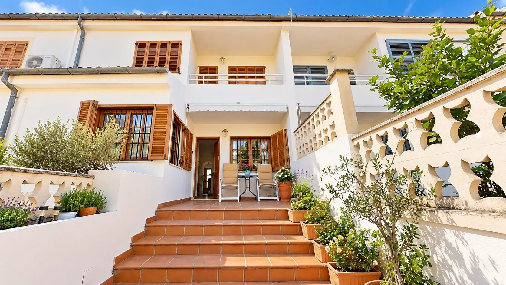 Adosado con terraza en venta en TAFONA