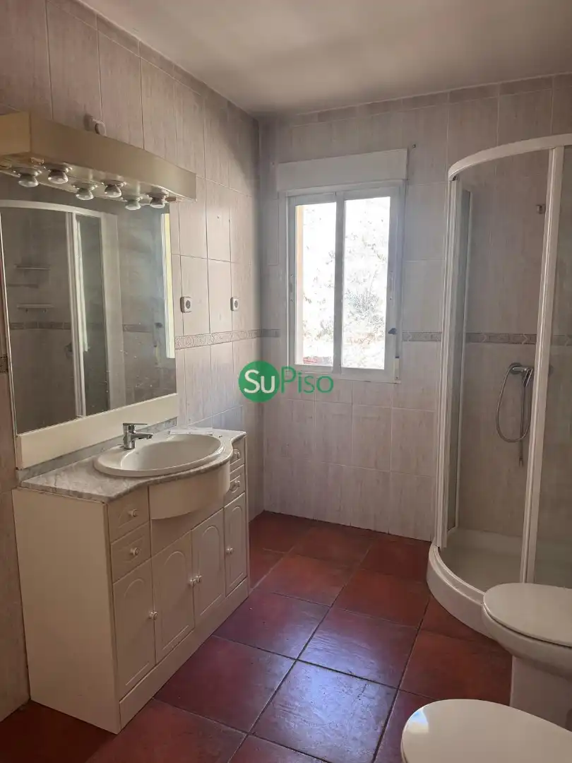 Bany de Casa o xalet en venda en San Martín de Valdeiglesias amb Jardí privat