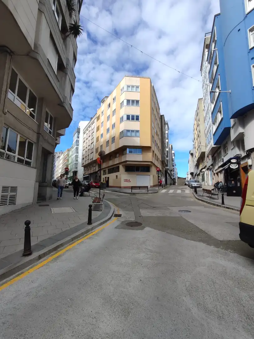 Vista exterior de Local de alquiler en A Coruña Capital  con Amueblado