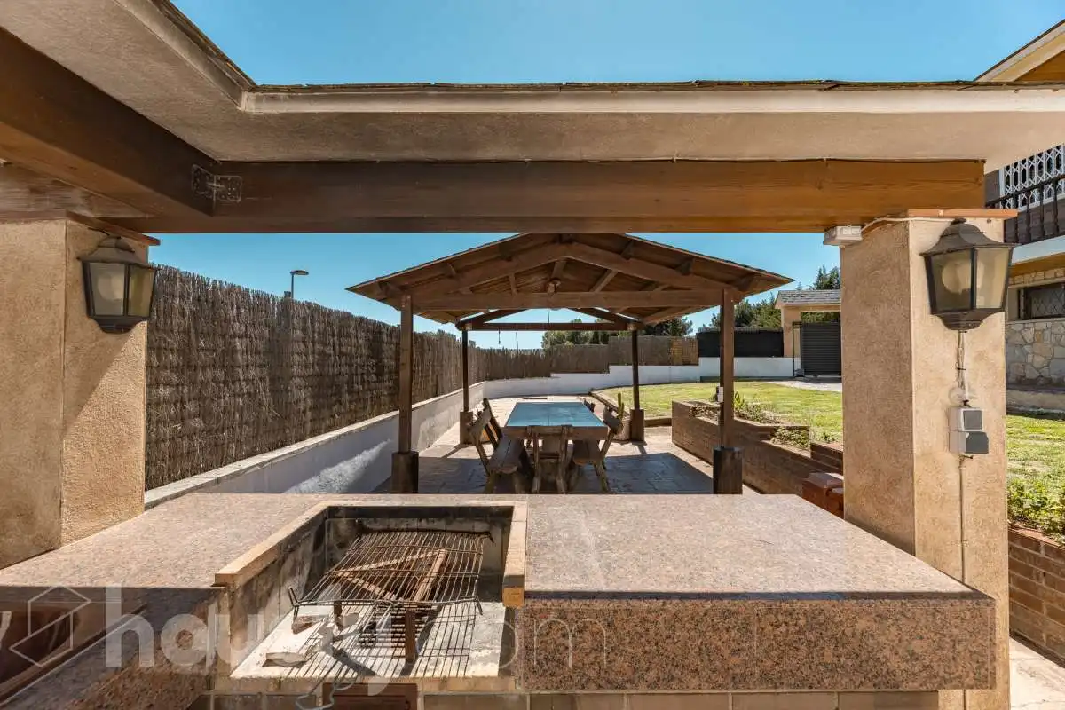 Casa amb piscina en venda a Avinguda de la Llum ., imagen 49