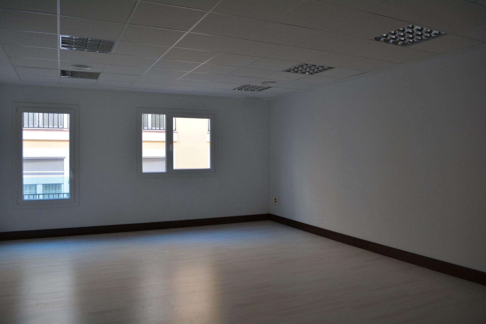 Oficina de lloguer en Mérida amb Aire condicionat, Calefacció i Internet