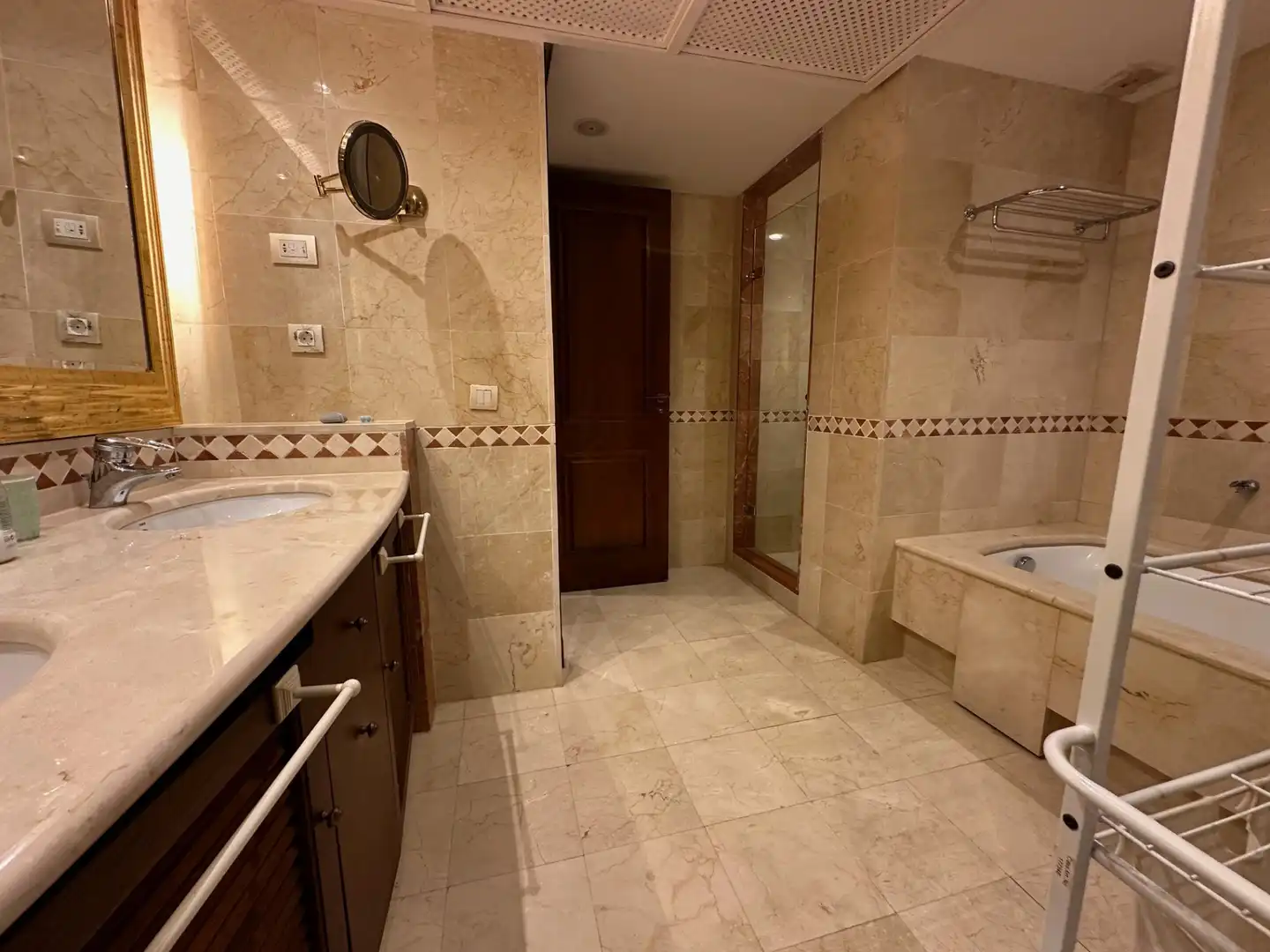 Baño de Planta baja en venta en Estepona con Aire acondicionado, Terraza y Piscina