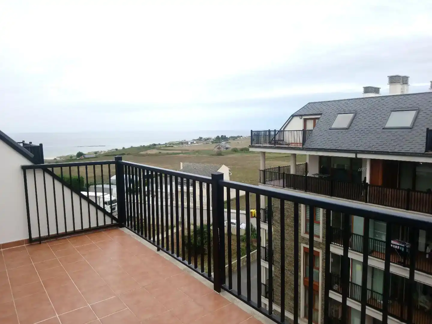 Terrasse von Wohnung zur Miete in Foz mit Privatgarten, Parkett und Schwimmbad