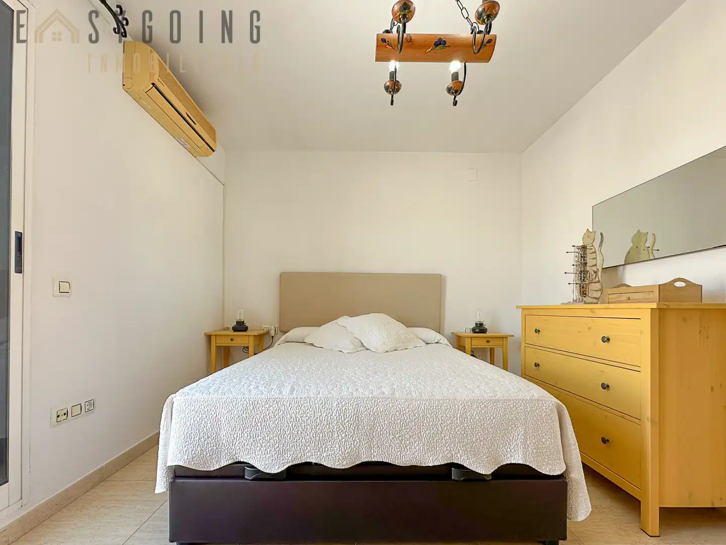 Schlafzimmer von Einfamilien-Reihenhaus zum Verkauf in Santa Pola mit Klimaanlage, Terrasse und Gemeinschaftspool