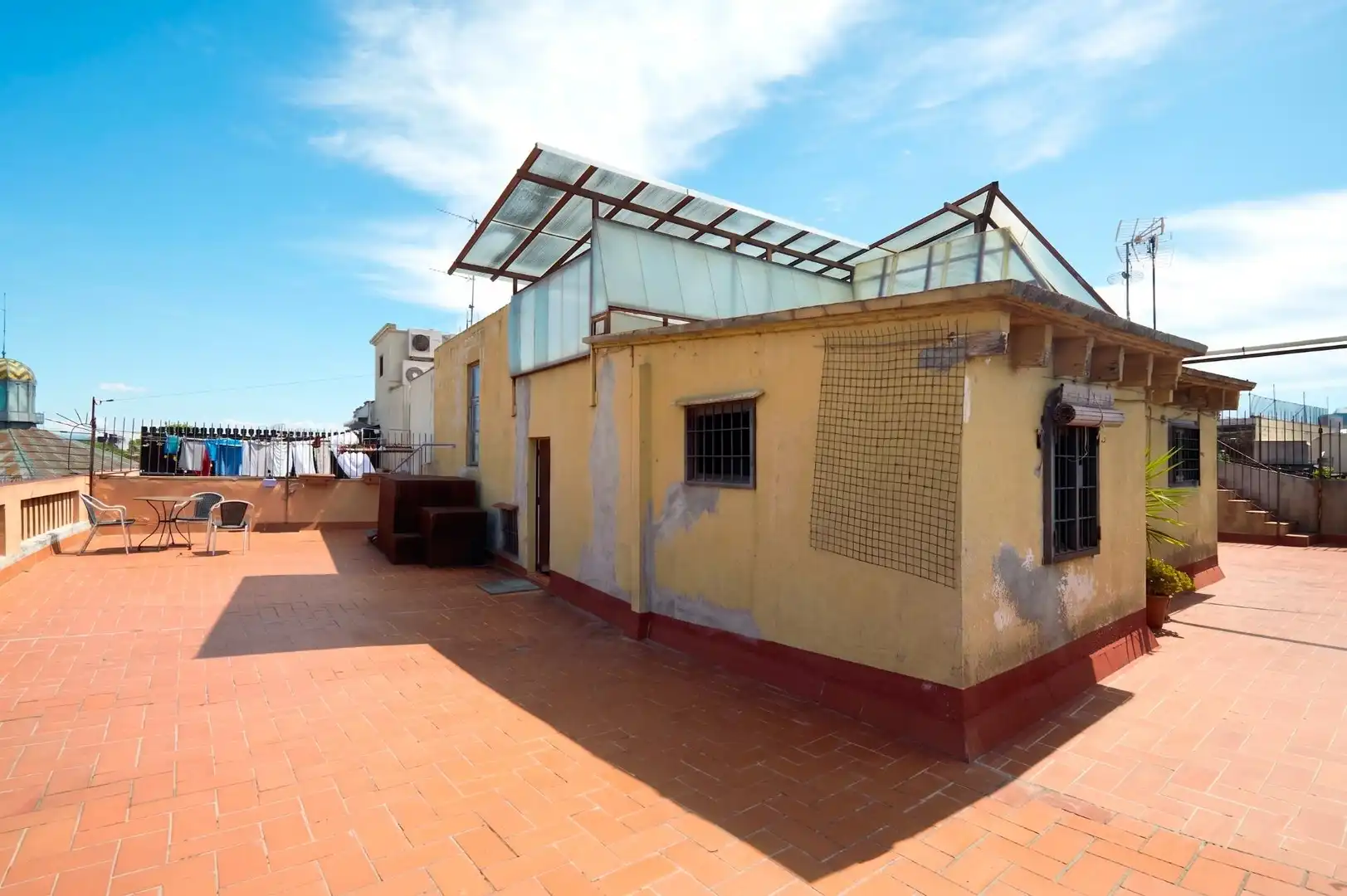 Vista exterior de Ático en venta en Barcelona con Aire acondicionado, Calefacción y Amueblado