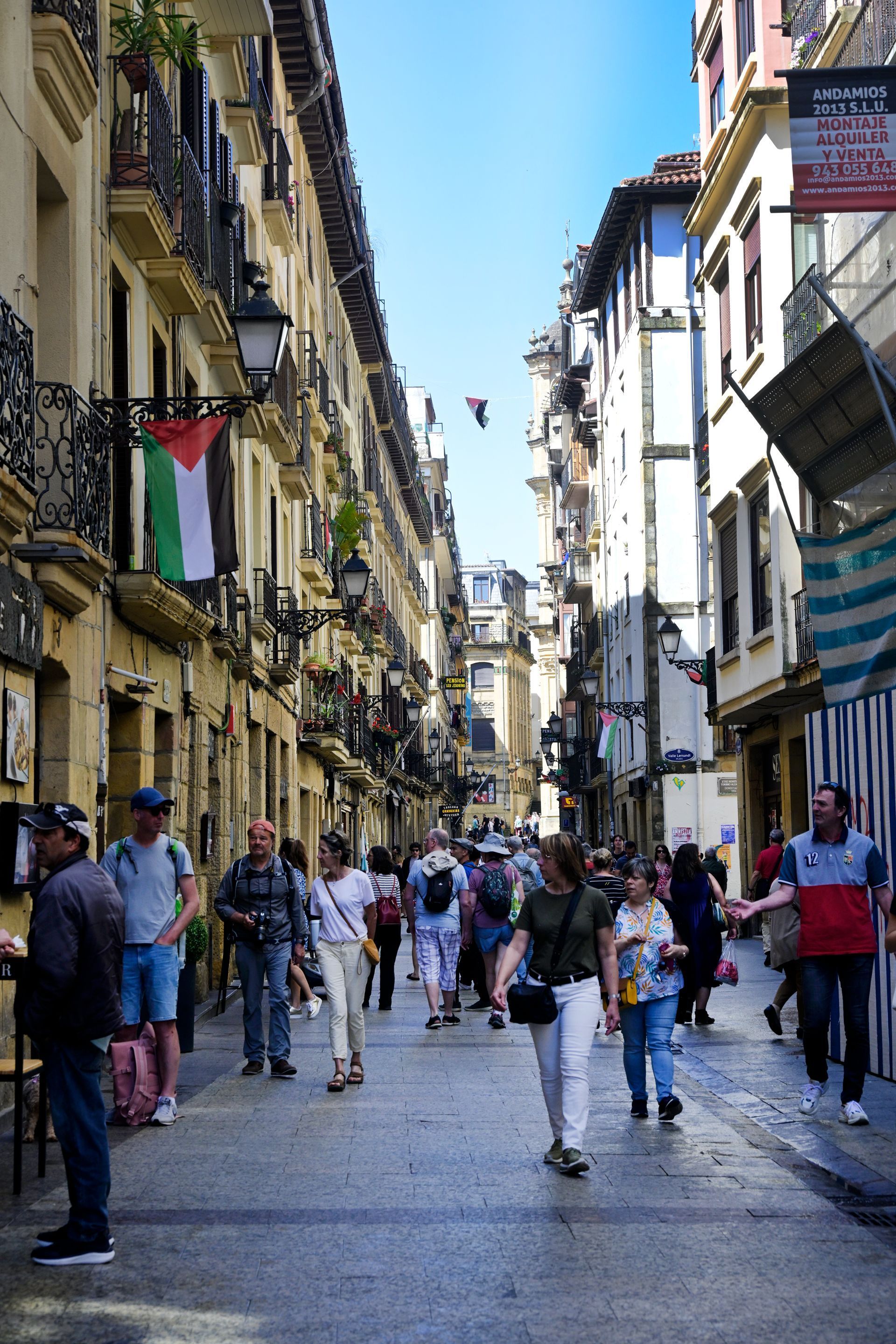 Vista exterior de Pis en venda en Donostia - San Sebastián  amb Calefacció, Terrassa i Traster