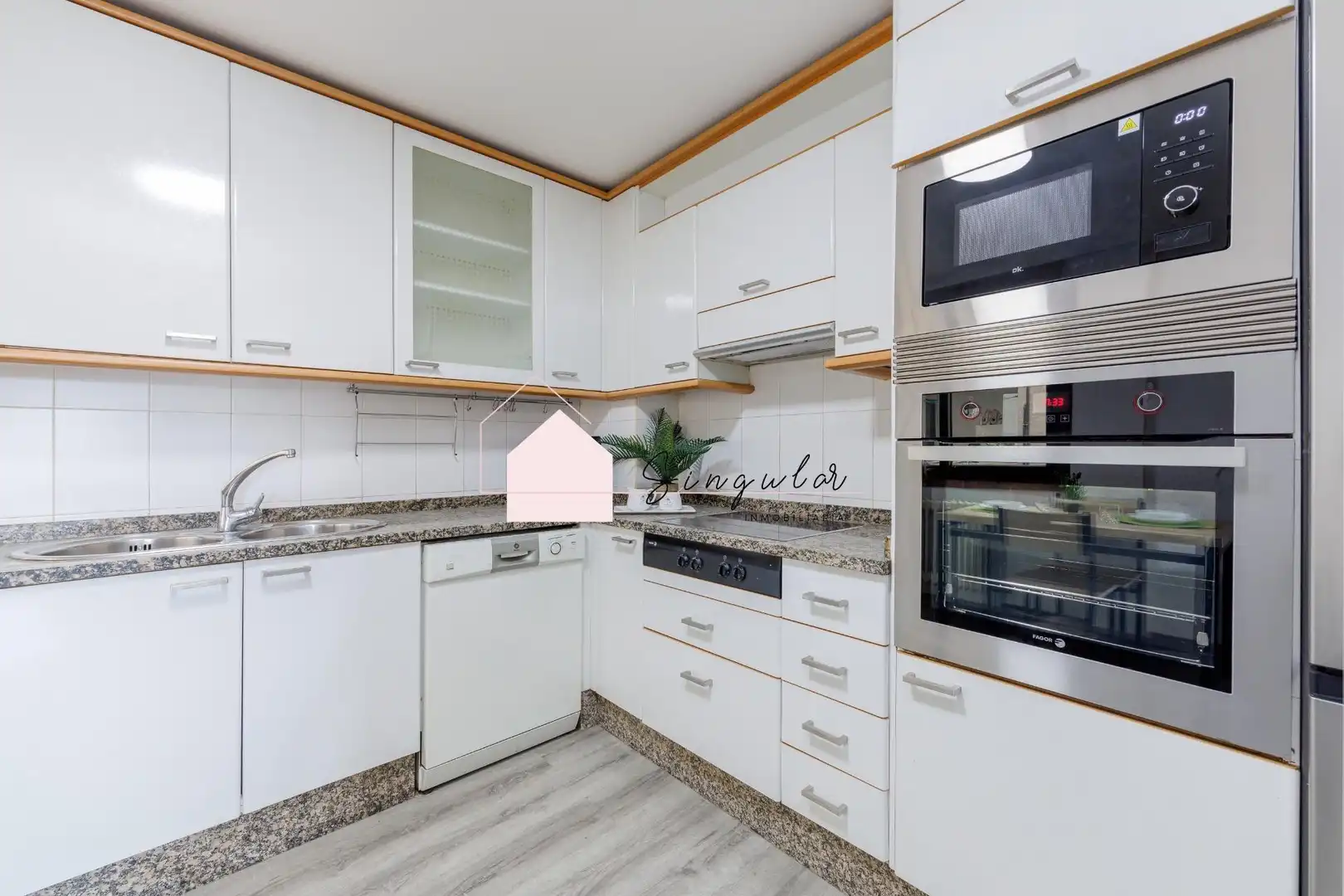 Kitchen of Flat for sale in Ponteareas  with Heating and Parquet flooring