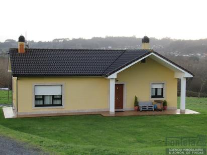 Vista exterior de Casa o xalet en venda en Abegondo amb Calefacció, Jardí privat i Moblat