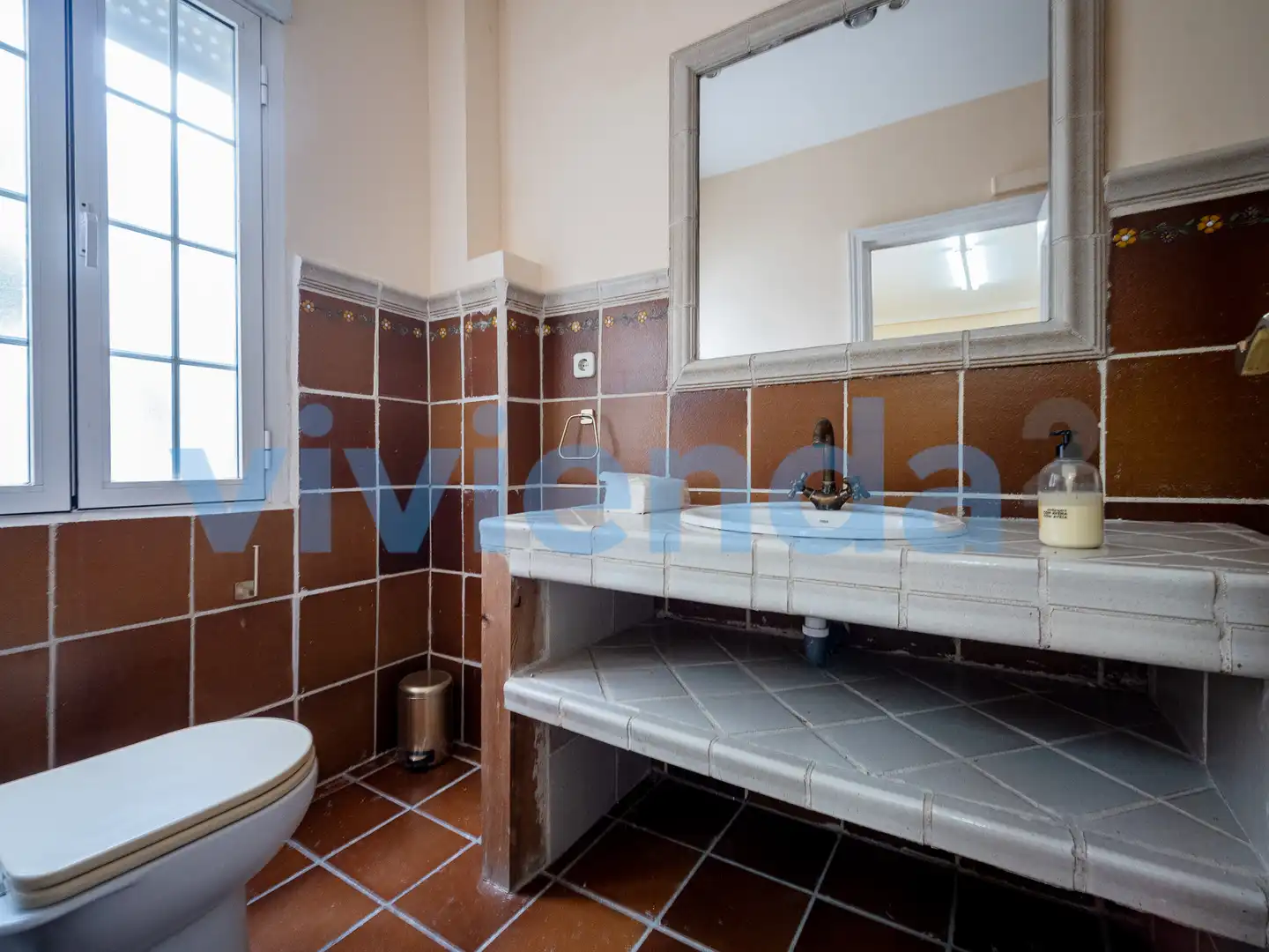Badezimmer von Büro zur Miete in Madrid mit Klimaanlage, Heizung und Terrasse