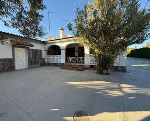 Vista exterior de Casa o xalet en venda en Chiva amb Aire condicionat, Calefacció i Piscina