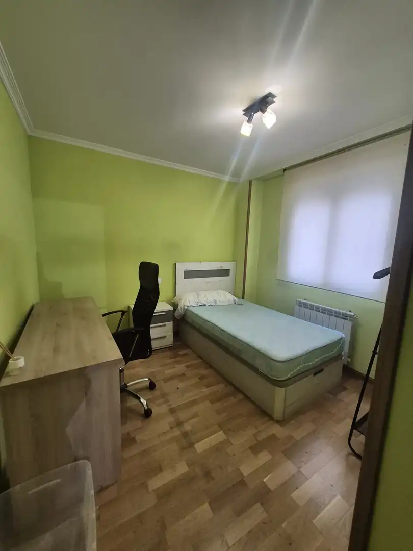 Habitación de Piso de alquiler en Ávila con Calefacción y Amueblado
