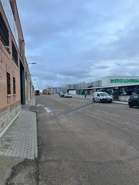 Industriegebäude zur Miete in Calle Tejedores