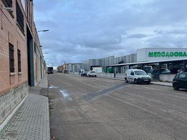 Industriegebäude zur Miete in Calle Tejedores