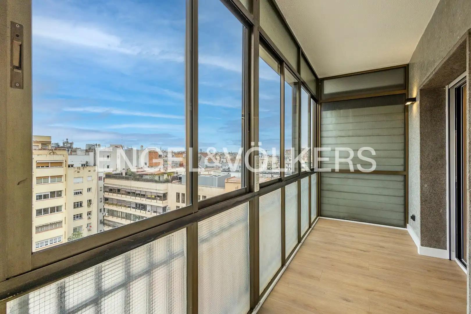 Vista exterior de Piso en venta en Barcelona con Aire acondicionado, Calefacción y Balcón